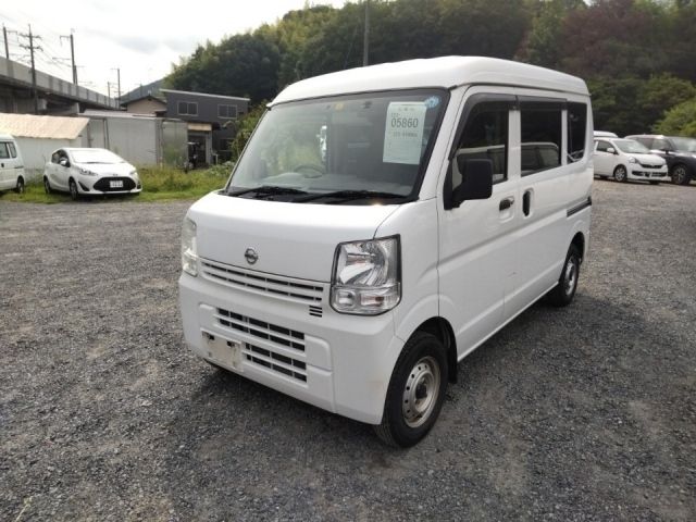 5860 Nissan Clipper van DR17V 2015 г. (LUM Kobe Nyusatsu)